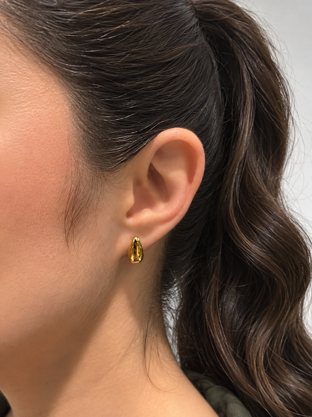 DROP SMALL STUDS